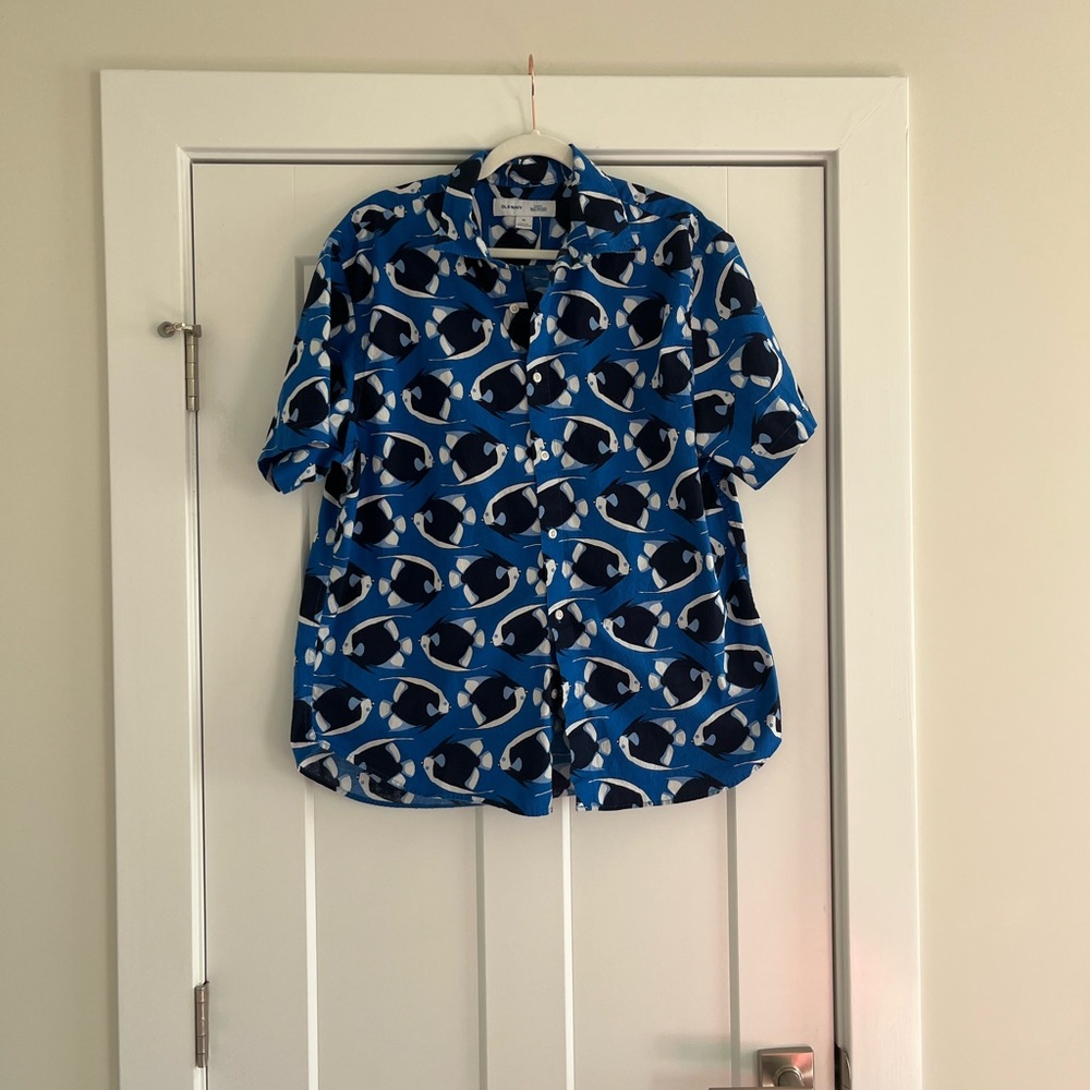 OLD NAVY! NWOT Button Down!